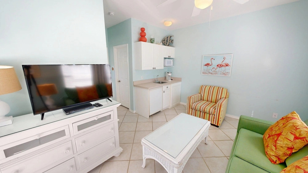 Toes In The Sand 4 Bedroom Home