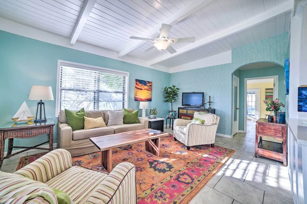 Coastal PCB Cottage W/pool & Bbq: 1block to Beach!