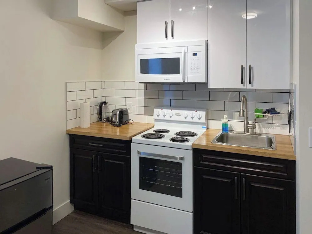 Calming 1bedroom Units With Balcony And City View