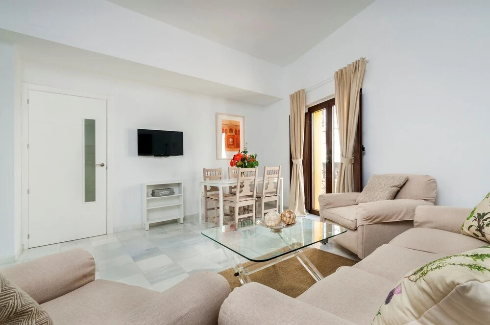 Great Location 3 bd Apartment With Terrace. Amor de Dios
