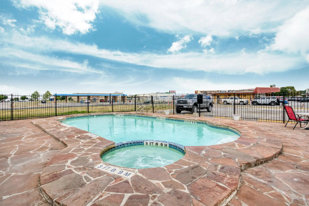 OYO Hotel San Antonio Lackland Air Force Base West