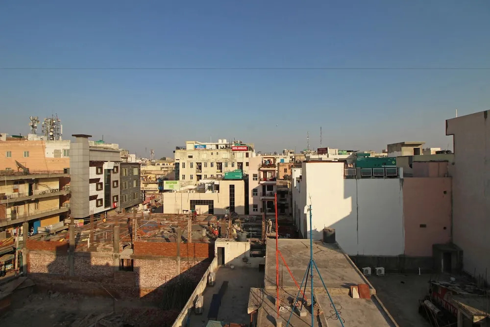 OYO 7619 Hotel VRS
