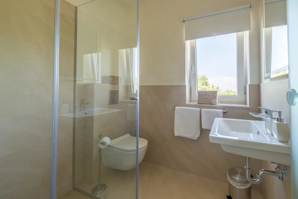 Villa With 4 Bedrooms in Pitve, With Wonderful sea View, Private Pool,