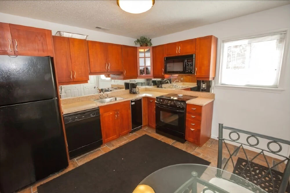 William B. Virginia Beach - 6 Br Home