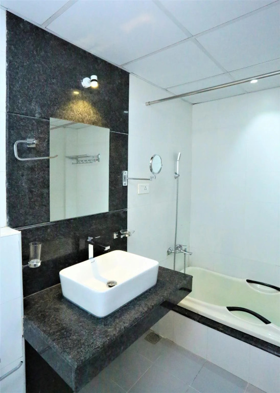 Hotel Crown Suites