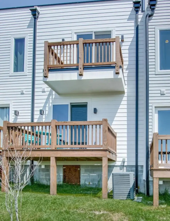 Visually Stunning 2BR 1.5BA Near Downtown ~ Balcony w/ City View