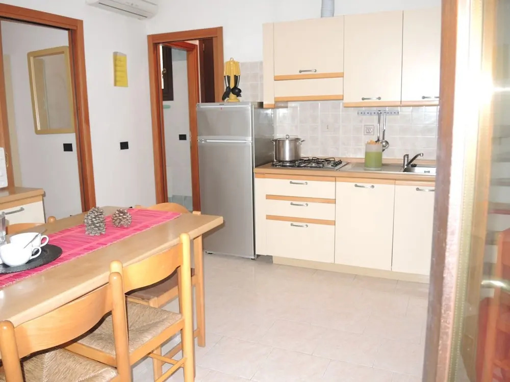 Flat With a Lovely Poolside Garden With bbq