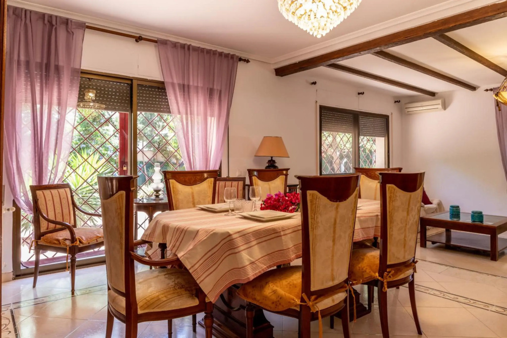 Gran Chalet céntrico con piscina y bbq privada a 5 minutos playa