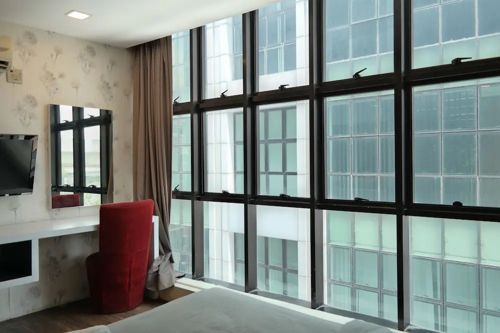 Summer Oscar Boutique Hotel