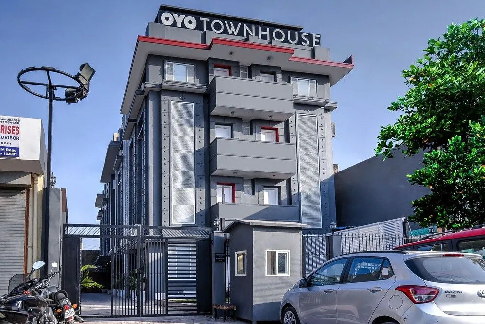 OYO Townhouse 044 Sector 14 Gurugram