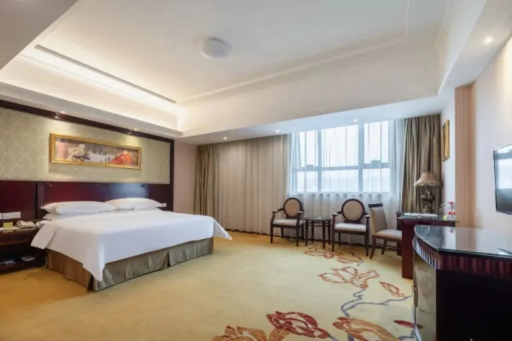 Vienna Hotel (Suzhou Zhouzhuang Luzhi Ancient Town)