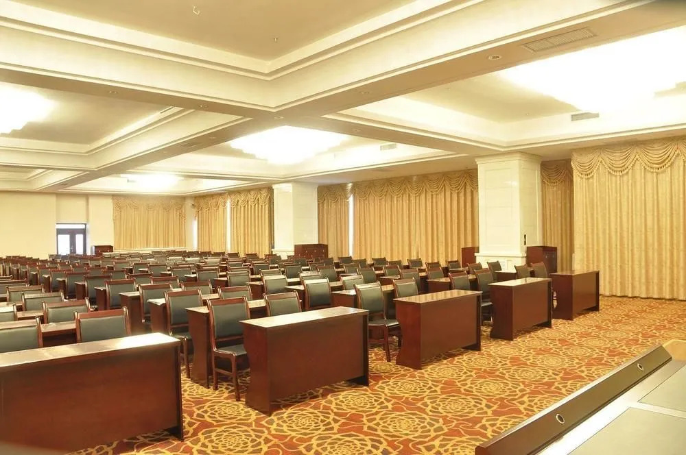 Yanji Changbaisong Hotel