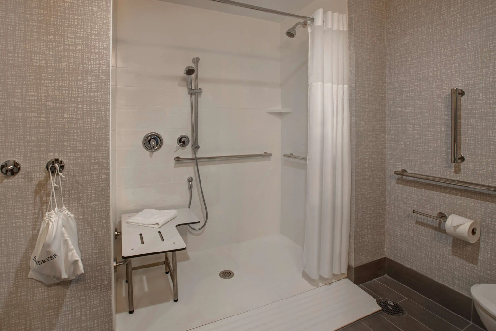 Hampton Inn & Suites Deptford, Nj