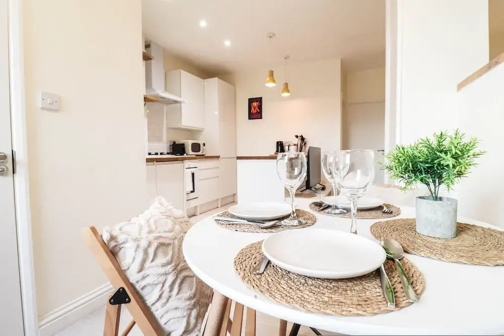 Right by Oval Station - 2 bed Flat Free Wifi