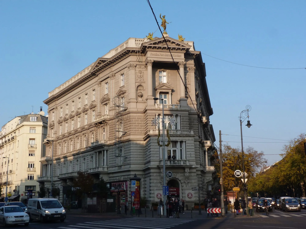 Adagio Hostel Basilica