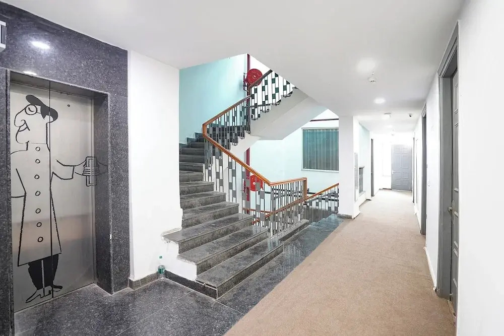 FabHotel Novis Stayz