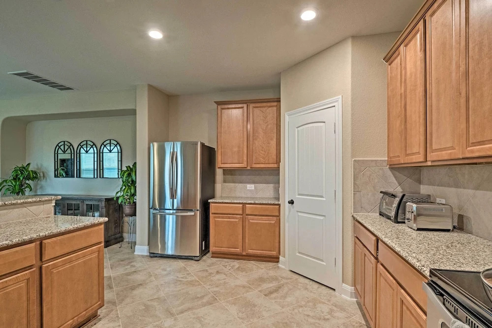 Texas Home w/ Patio & Grill ~ 16 Mi to Austin