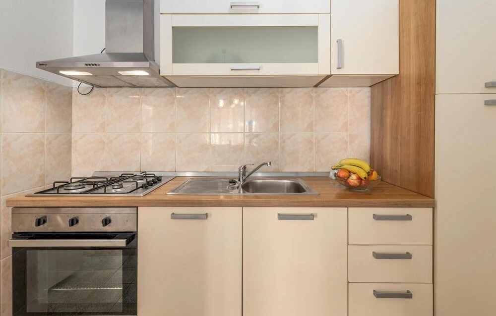 Amazing Apartment in Novi Vinodolski With 1 Bedrooms and Wifi
