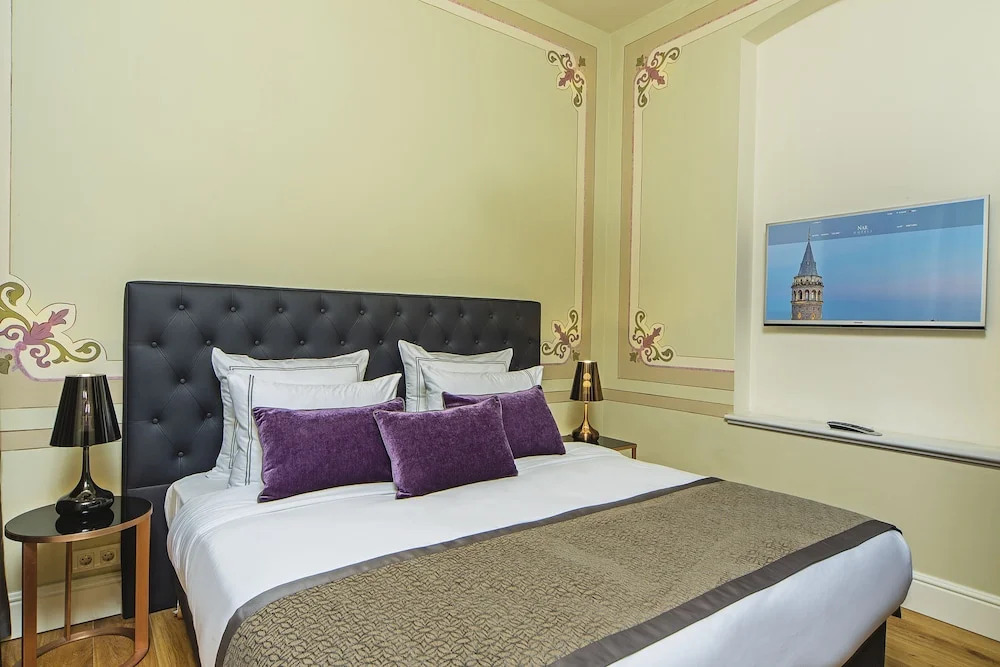 Sophisticatedly Decorated 2 Bedroom Apartment in Galata