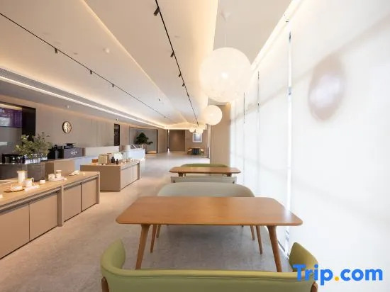 JI Hotel (Haiyan Jingpu Commercial Center)