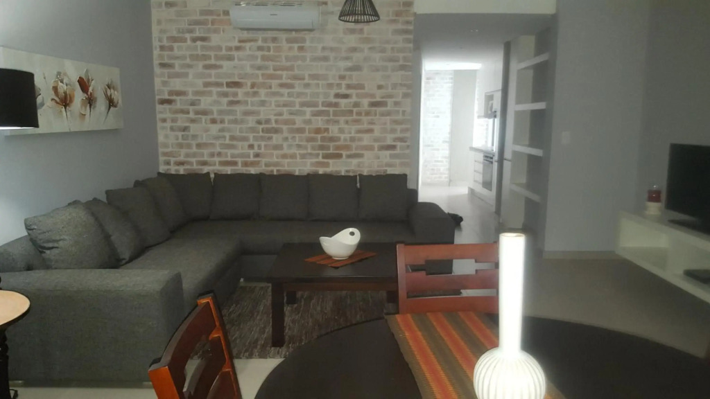 Elegant Apartment at Grove Mall