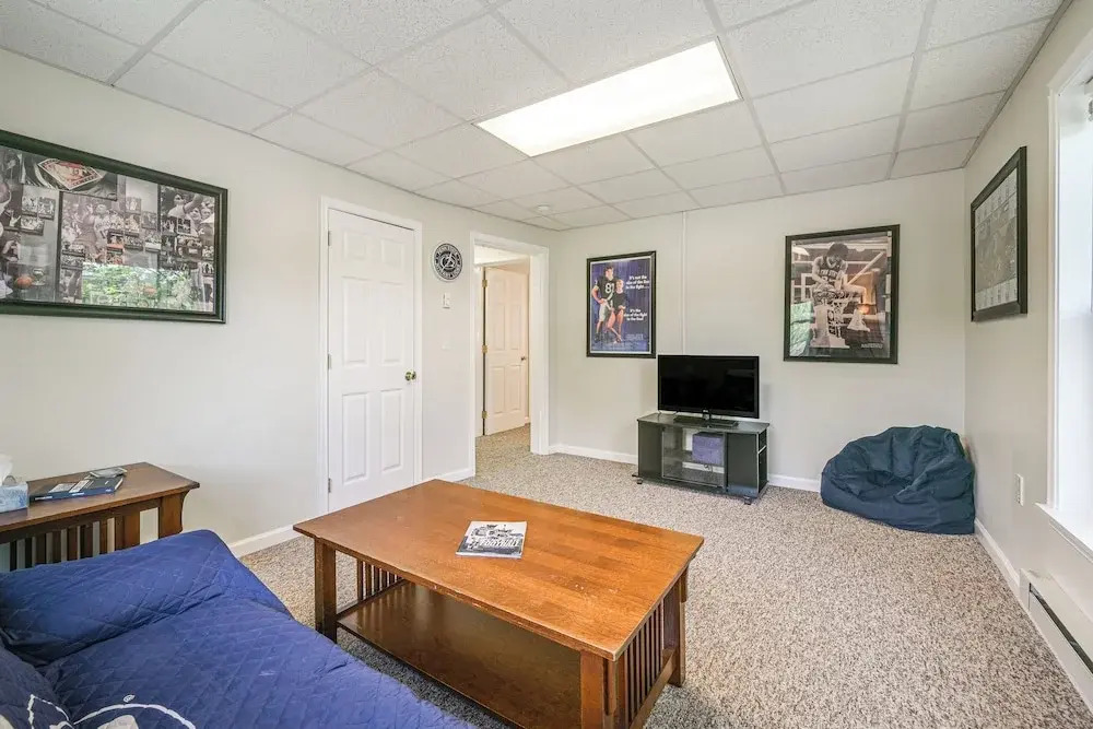 State College Apartment: Walk to Beaver Stadium