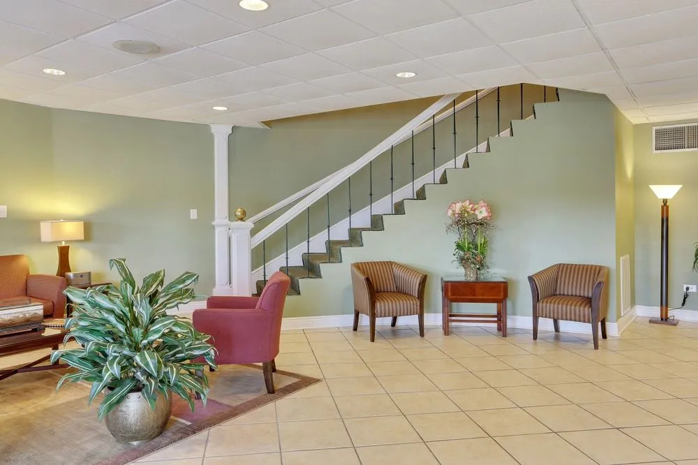 Carmel Inn & Suites