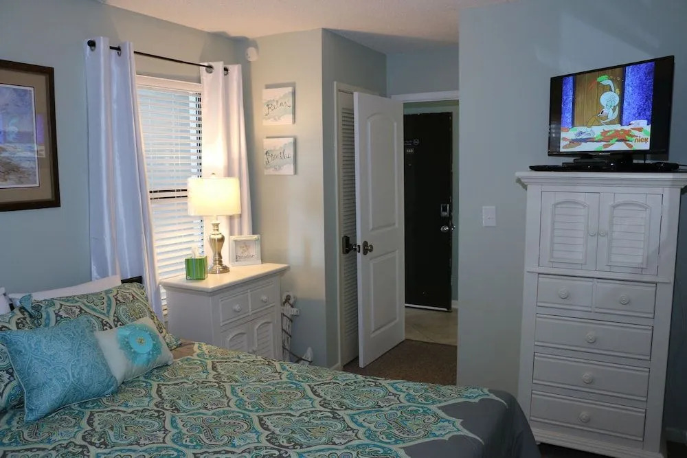 Island Sunrise 468 - 2 Br Condo