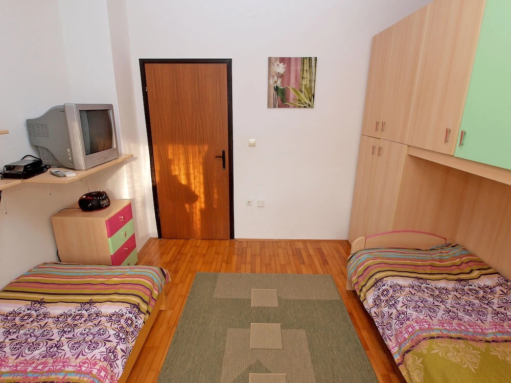 Apartment 946
