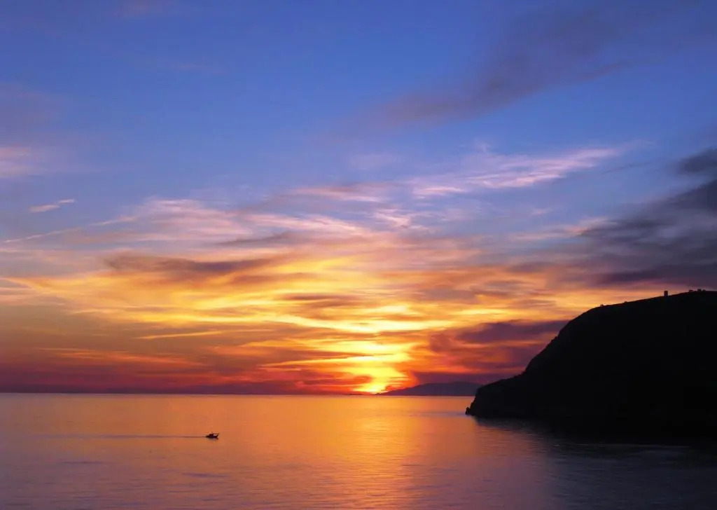 Apartamento con vista al mar a 1 minuto de la playa!Spacious Beach Apartment 1 min to the beach