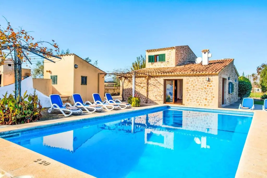 Aumadravet del Bosch by Villa Select
