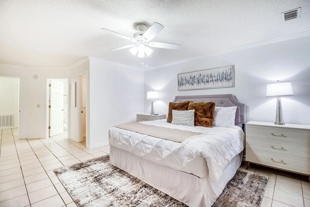Charming Savannah Vacation Rental w/ Game Room!