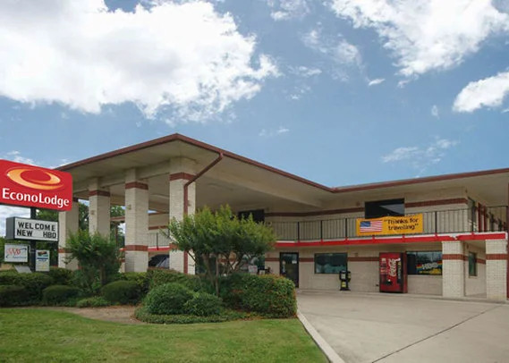 Econo Lodge East