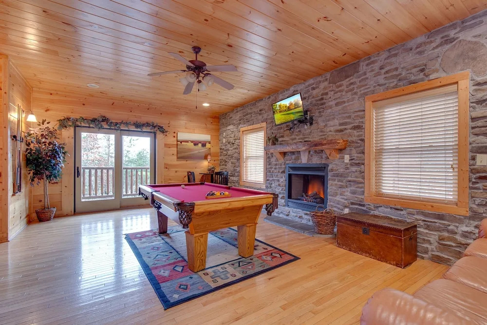 Destinys Lodge by Vtrips