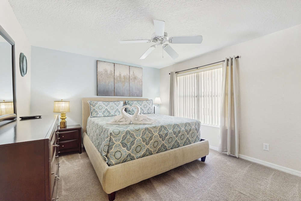 Wonderful, Two-level Home Close to Theme Parks With W/d, Central AC & Patio