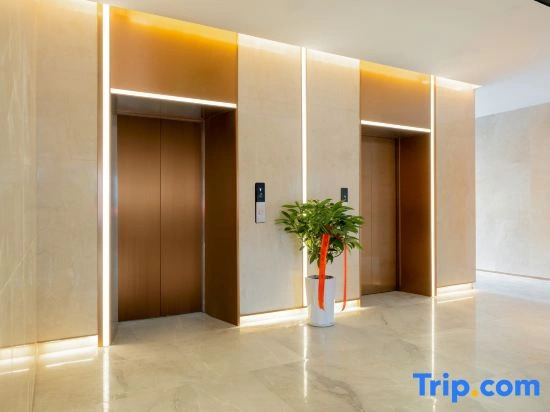 LAVANDE  Hotel (Hunchun Century Square Store)