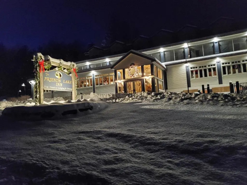 Friends Lake Inn