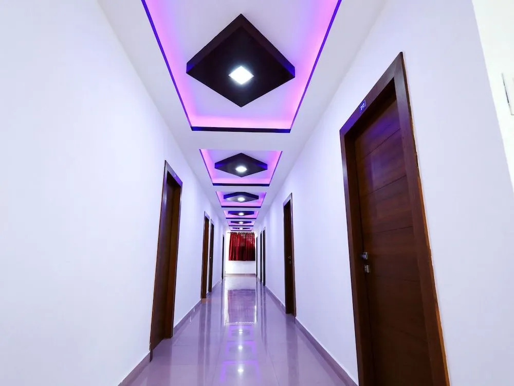 Townhouse Infopark Kochi Malabar Plaza Residency