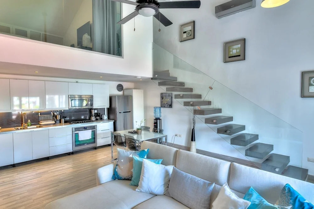 Chic Beach Apartment for Couples S-H203