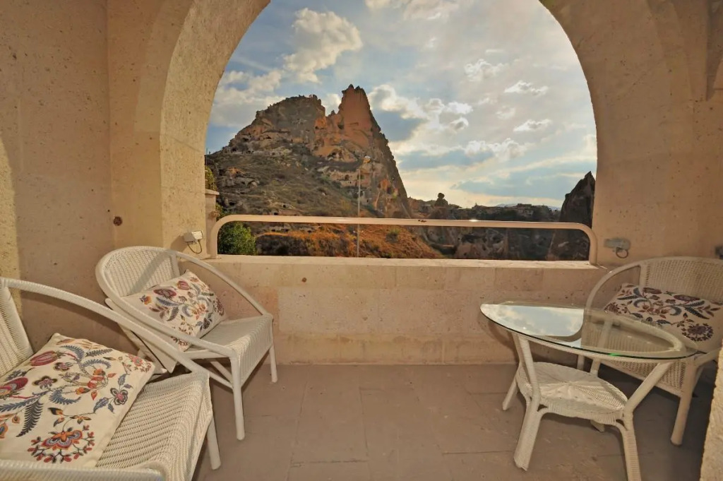 Anatelein Cave Hotel