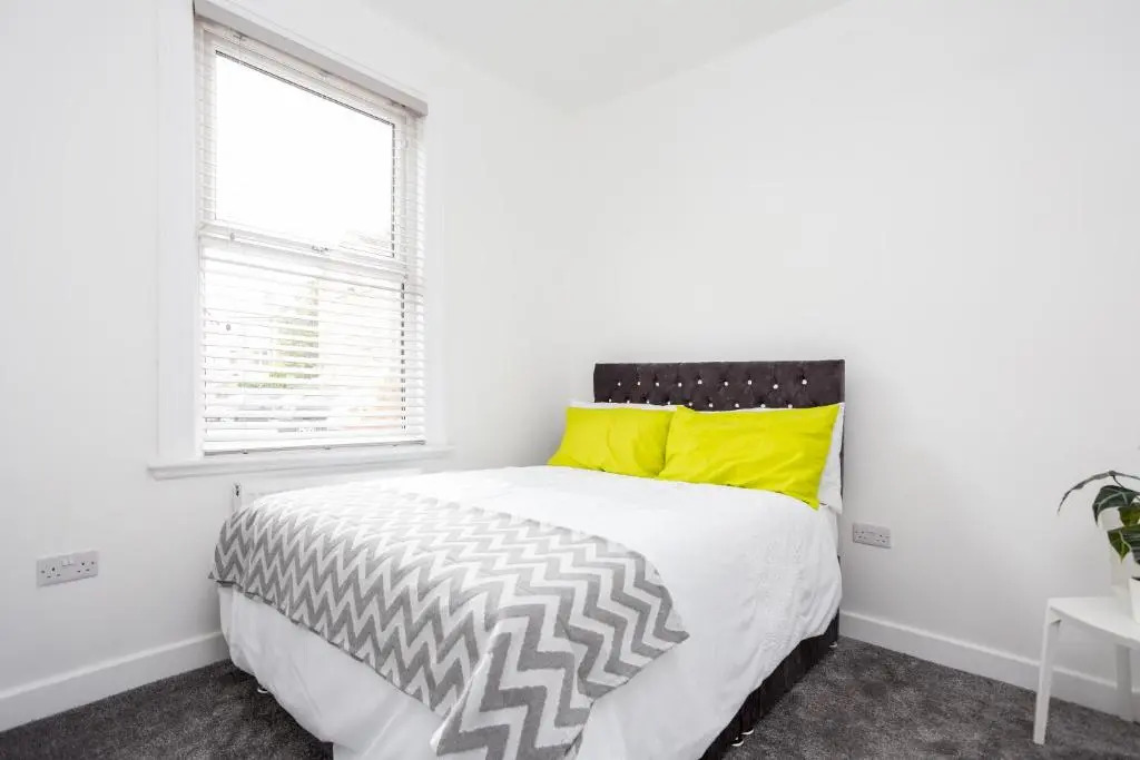 Whole house in centre of Town Ideal for Contractors and Professionals
