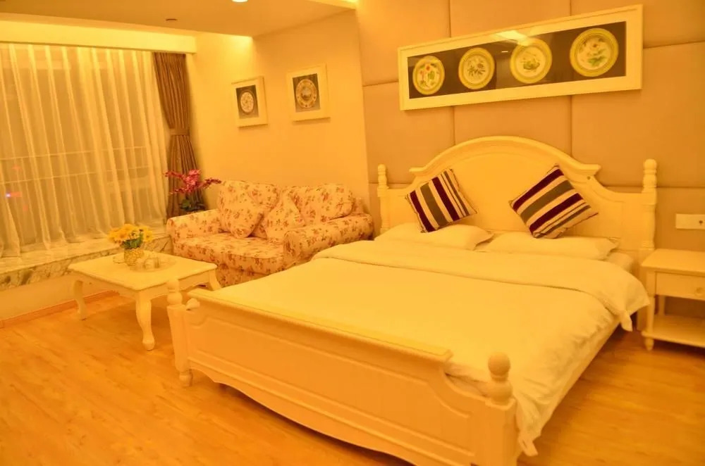 Four Leaf Clover Boutique Apartment Hotel