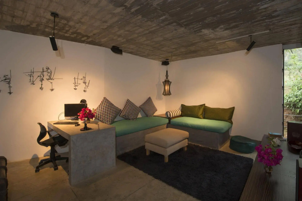 Walatta House 3BR Beachfront Villa, Private Pool, Chef