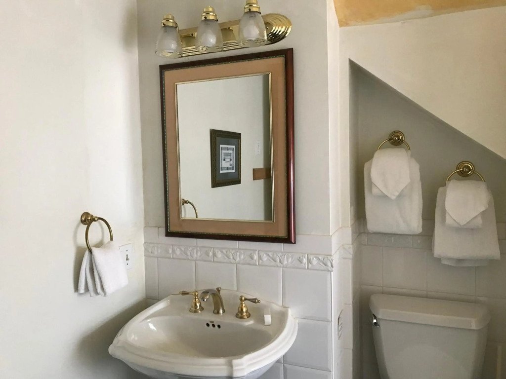 Cleveland House Inn