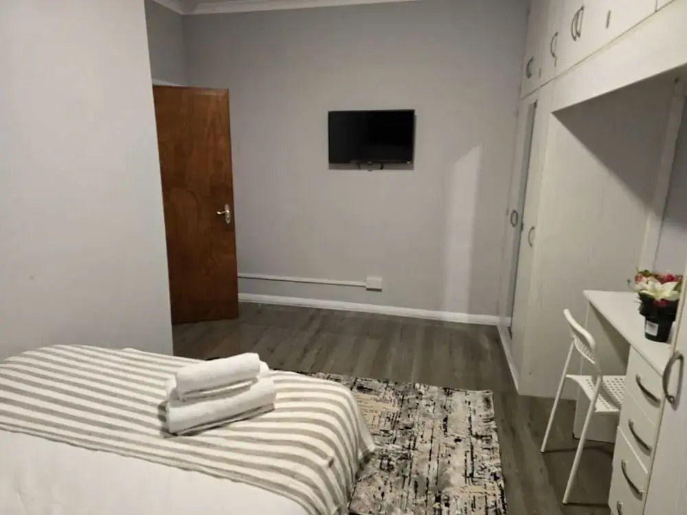 Heathrow roomzzzz BnB