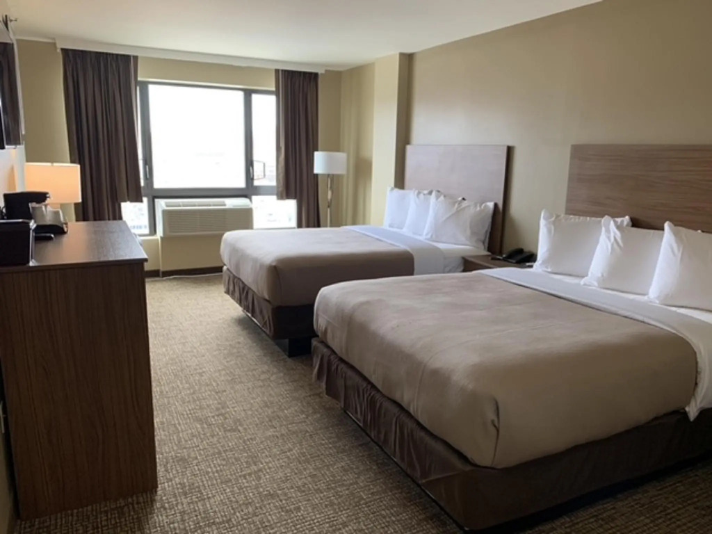 Astoria Delancy Inn and Suites