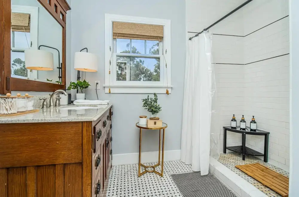 Spacious 5 BR Near Heart of South Park