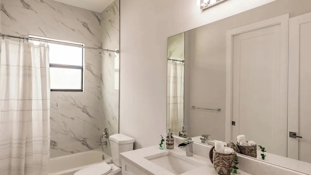 Coastal Sol by Avantstay Naples Park Retreat Pool + Outdoor Kitchen + Near Vanderbilt Beach