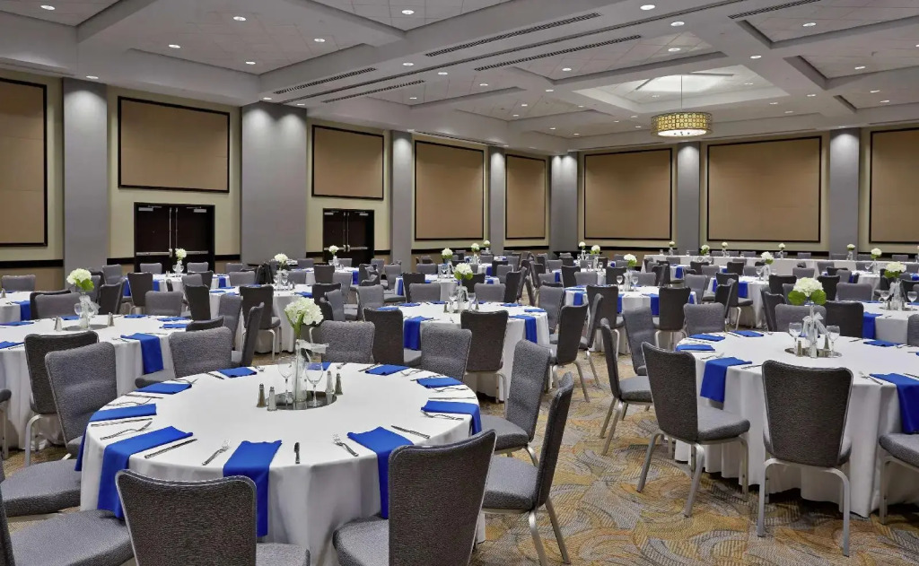 DoubleTree by Hilton Lawrenceburg