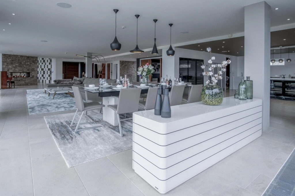 Bryn House - Luxurious 5 Bedroom Holiday Home - Penmaen